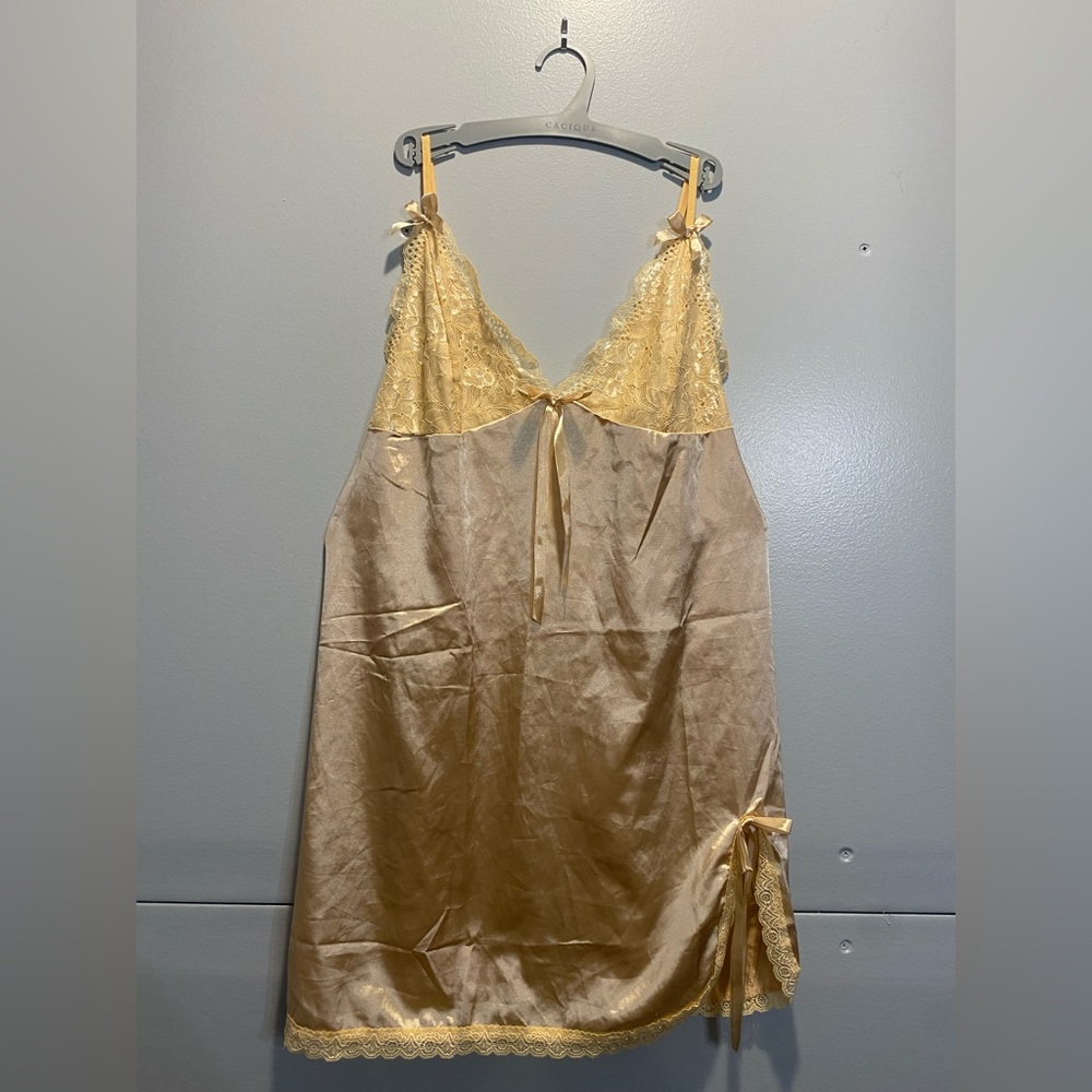 YOINS Gold Satin Lace Chemise